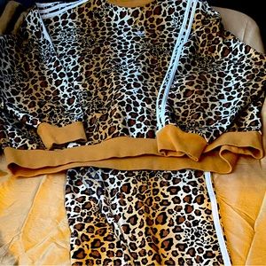 Adidas 2 pc legging animal print